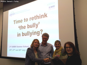 Pesten op het werk, dader aanpak, bullying